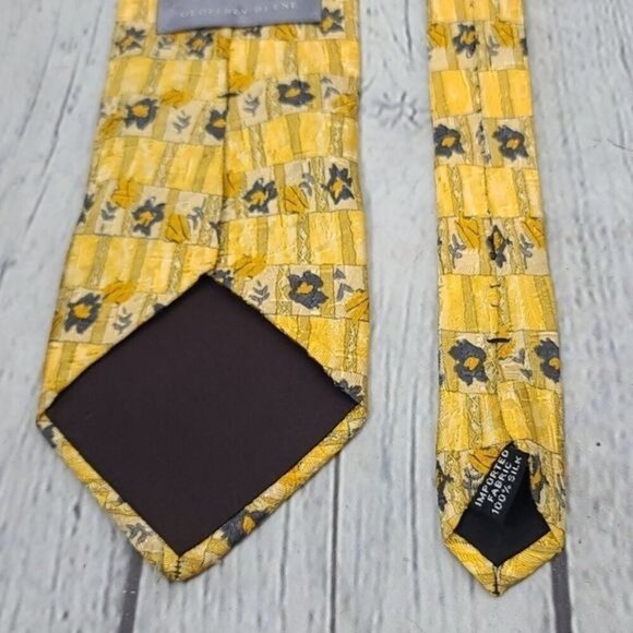 Vintage Geoffrey Beene Yellow Floral Silk Tie - Picture 5 of 11